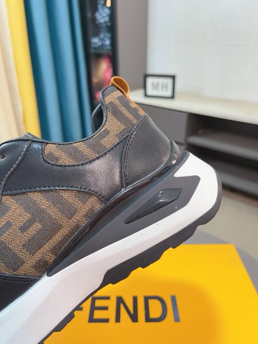 Men's Men's Shoes 💰458🌹🌹[fendi] Fendi's classic and comfortable men's, this complex sneaker is made of soft calfskin➕genuine leather lining➕original ultra-light rubber material with rough outsole. This unique light style is suitable for the casual and refined sensibility of this season. It is comfortable and natural on the feet. It is an everyday style for casual travel in autumn and winter! 38/44
